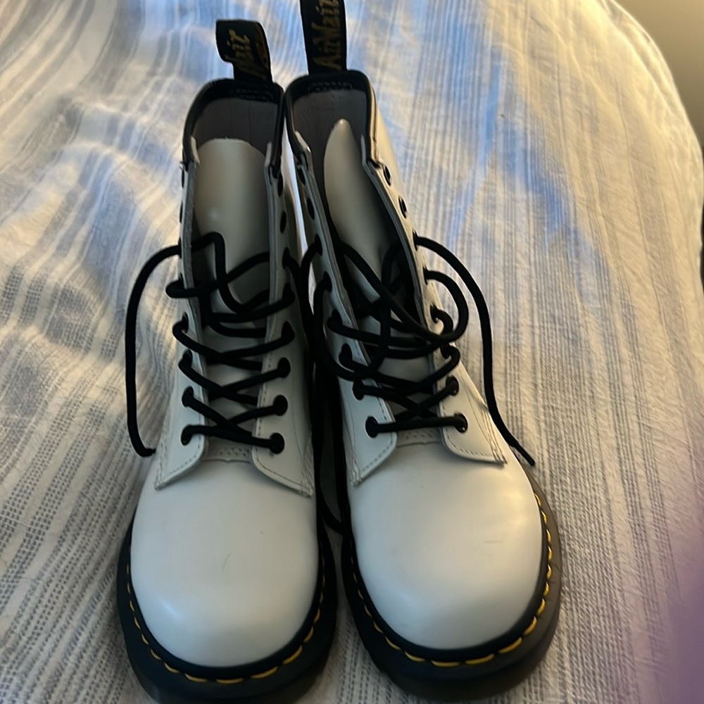 Doc Martens white